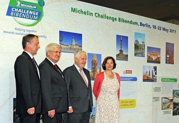 v.l. Christian Metzger (Projektleiter Challenge Bibendum 2011), Dieter Freitag (Direktor Michelin ASA), Michel Rollier (Geschäftsführender Gesellschafter der Unternehmensgruppe), Claire Dorland-Clauzel (Senior Vice President Communication and Brands)